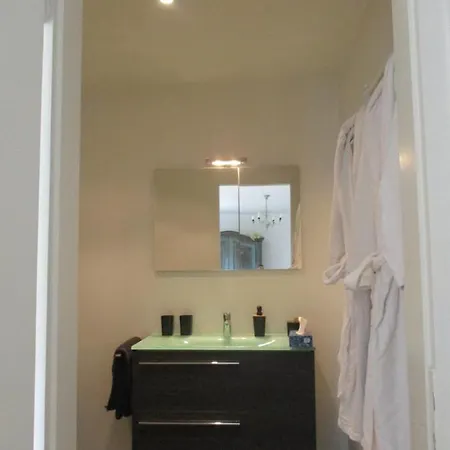 Alojamento de Acomodação e Pequeno-almoço La Maison De Lili 3*