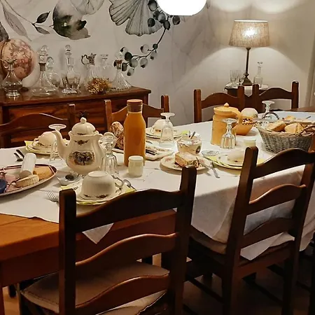 Alojamento de Acomodação e Pequeno-almoço La Maison De Lili 3*