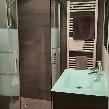 La Maison De Lili Alojamento de Acomodação e Pequeno-almoço 3*